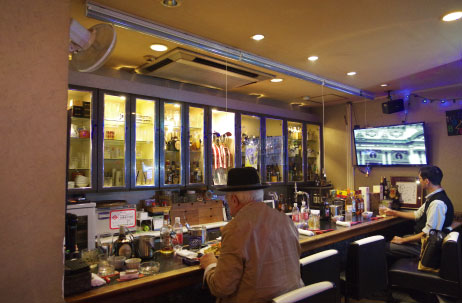 店内カウンター席画像